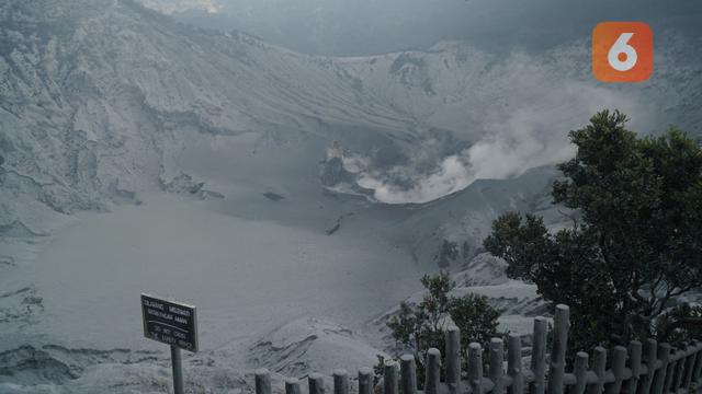 Kawah Ratu Gunung Tangkuban Parahu