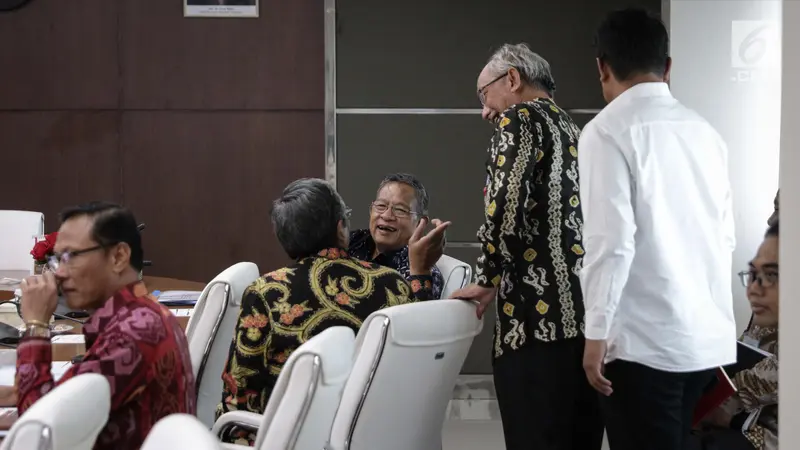 Momen Para Menteri Menunggu Rakor