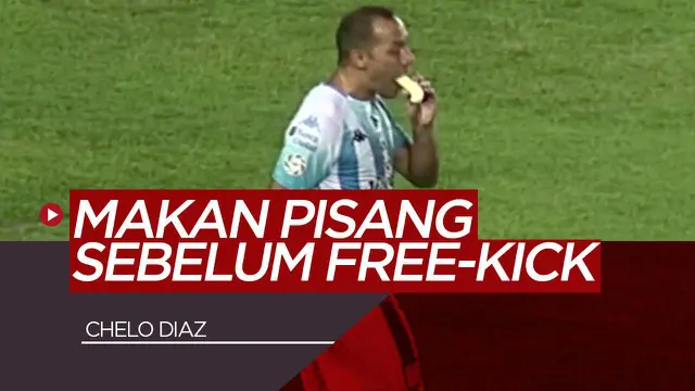 Berita Video Pemain Ini Sempatkan Makan Pisang Sebelum Eksekusi Tendangan Bebas