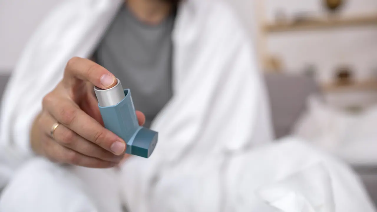 Hisap Inhaler Saat Puasa bagi Pasien Asma, Batalkah?