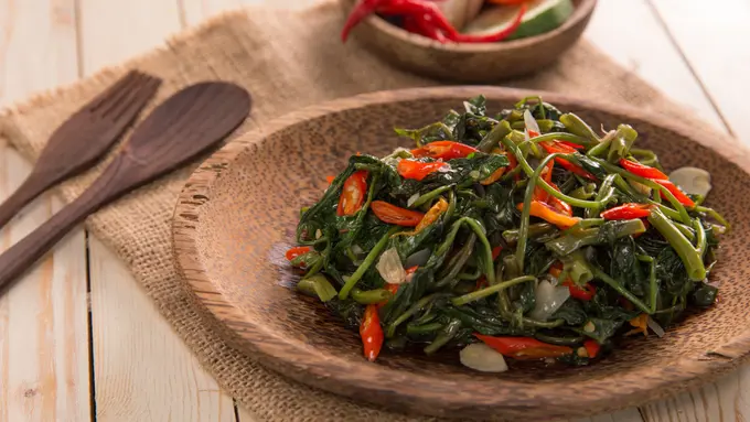 3 Resep Tumis Kangkung ala Rumahan, Dijamin Bikin Nafsu Makan Bertambah