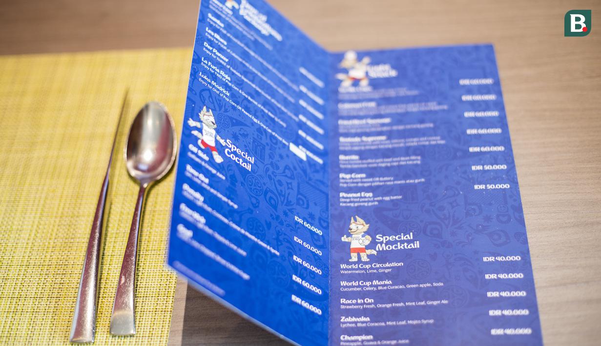 Menu Piala Dunia yang ditawarkan di Hotel Novotel, Tangerang, Jumat (29/6/2018). Selama Piala Dunia 2018, Hotel Novotel mengadakan acara nonton bareng. (Bola.com/Vitalis Yogi Trisna)