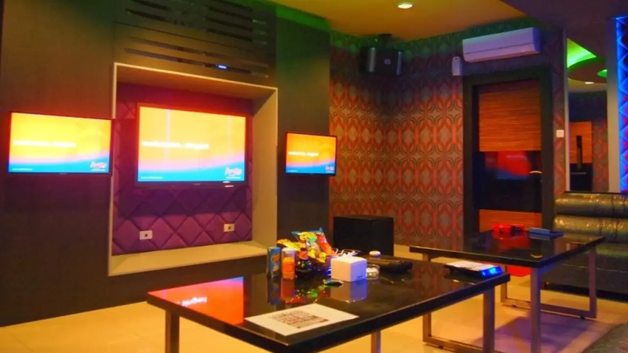 [Bintang] Tempat Karaoke