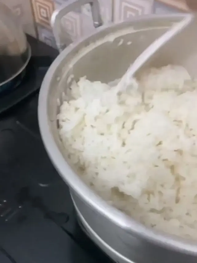 Bukan Metode Siram, Ini Cara Tanak Nasi Sampai Matang Sempurna Hanya 30 Menit