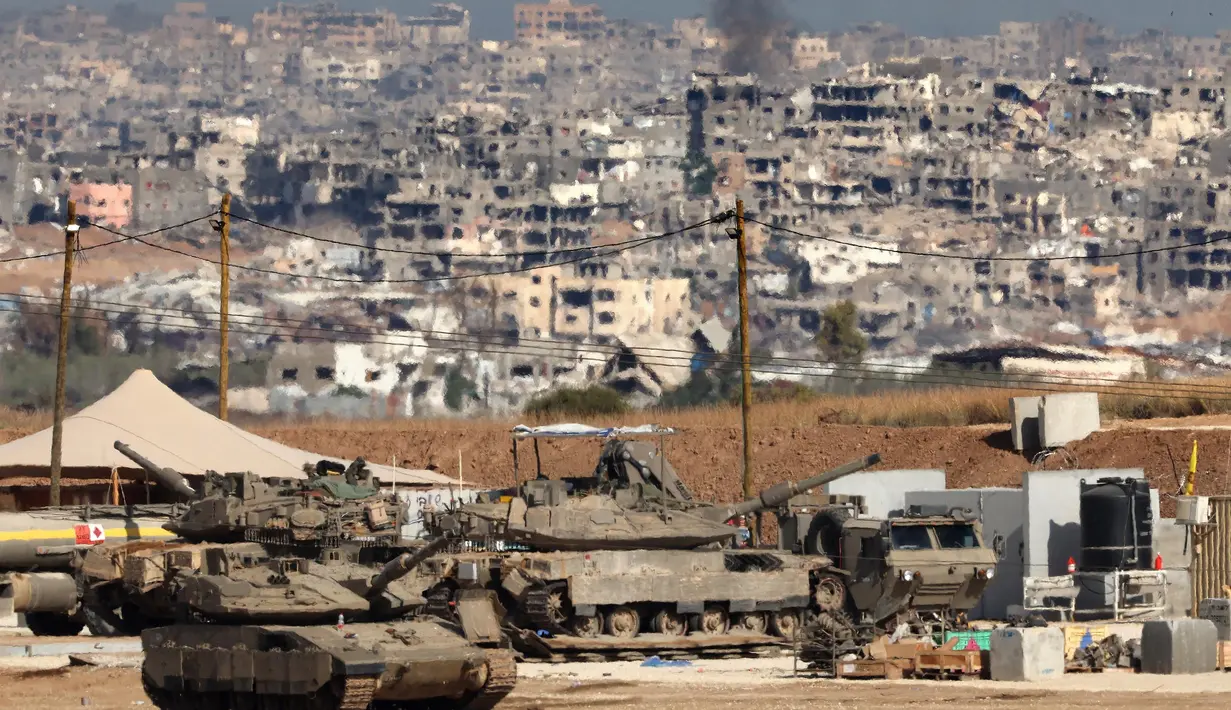Pasukan Israel dikerahkan di sebuah posisi di dekat perbatasan Israel dengan Jalur Gaza pada 20 Mei 2025. (Jack GUEZ/AFP)