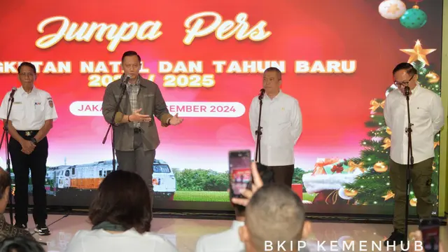 Menteri Perhubungan (Menhub) Dudy Purwagandhi menjajal kereta api tanpa transit (direct train) rute Jakarta-Yogyakarta. (Dok Kemenhub)