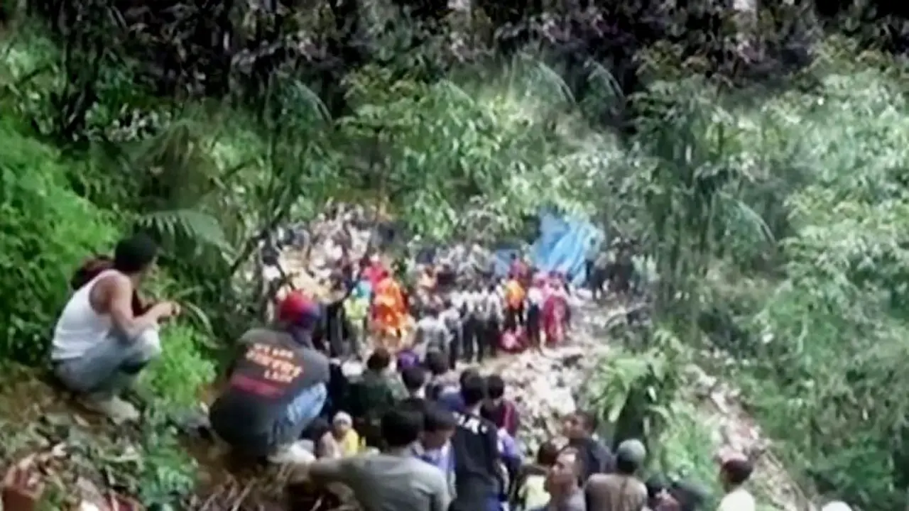 20151029-Evakuasi Penambang-Bogor
