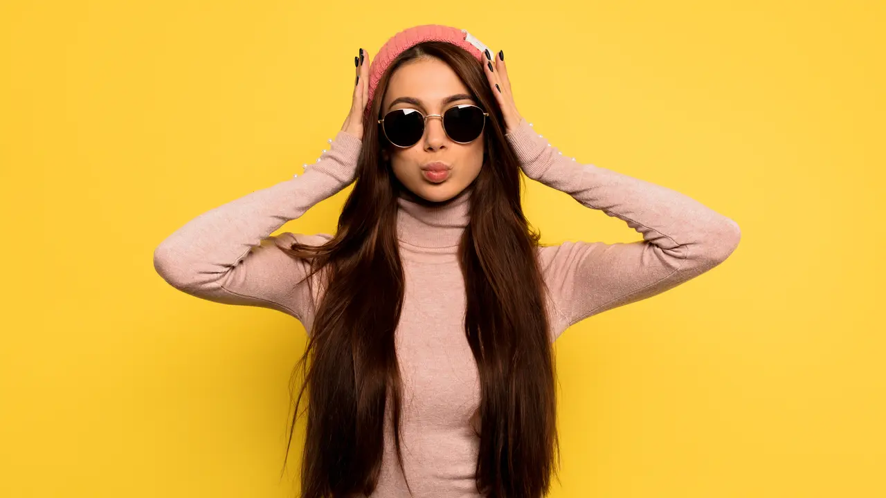 wanita agustus banyak bicara