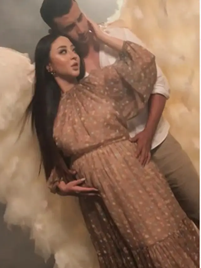 6 Potret Maternity Shoot Margin Wieheerm, Gaya Ali Syakieb Curi Perhatian