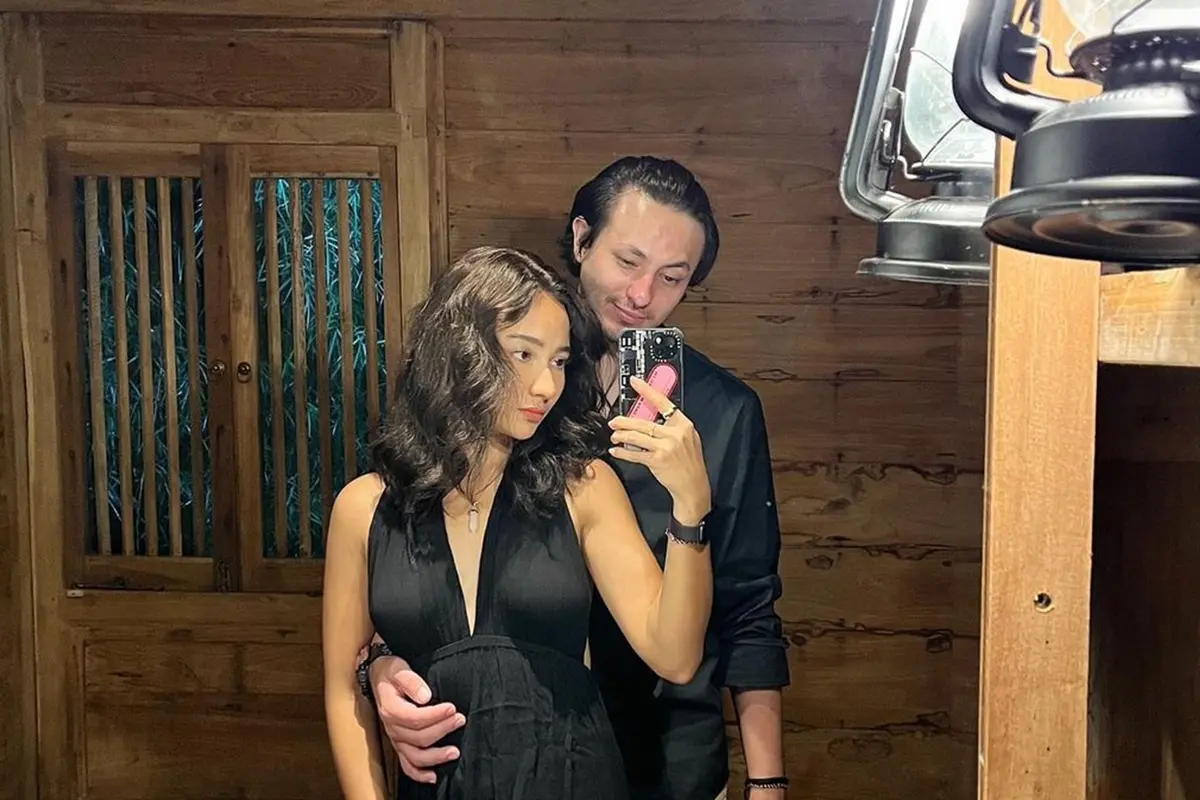 Momen Naomi Zaskia Rayakan Ulang Tahun Dylan Carr, Romantis Banget