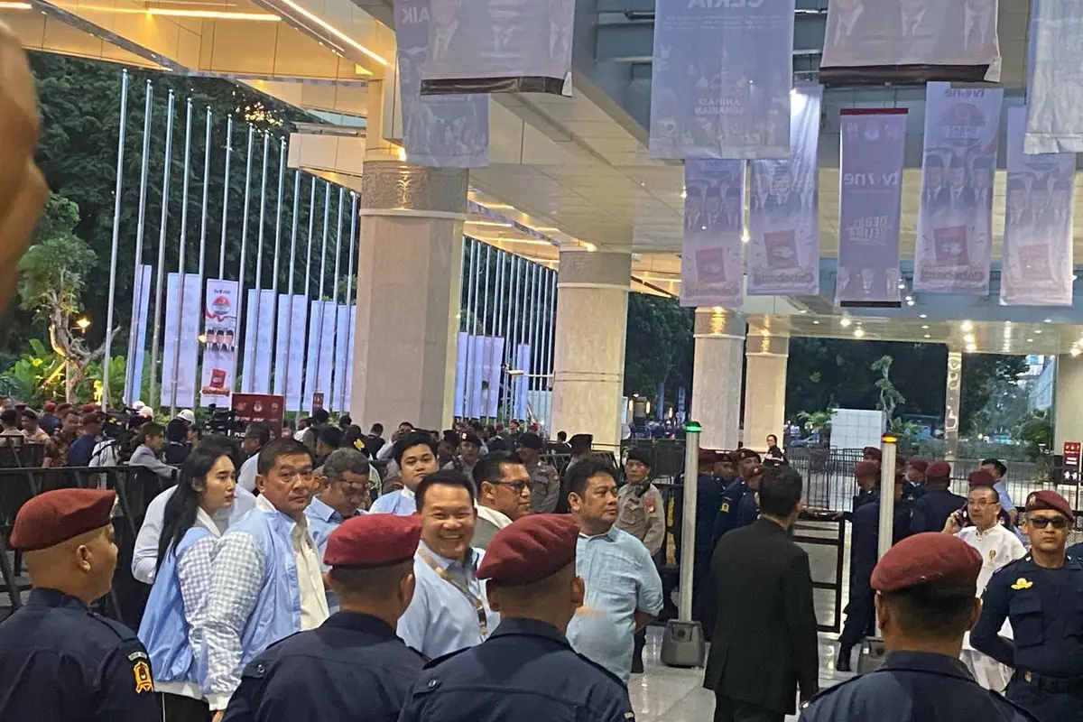 Mantan Kepala Staf Angkatan Darat (Kasad) Dudung Abdurachman menjadi pendukung capres 02 Prabowo Subianto di dalam debat capres, Minggu (4/2/2024).