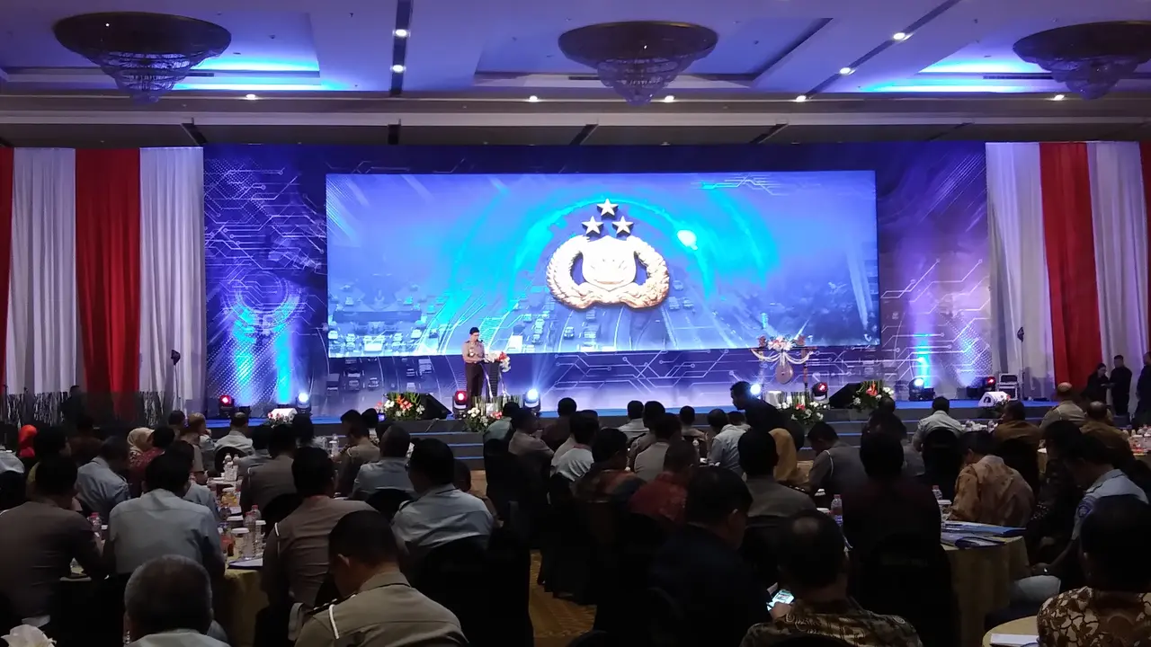 Wakapolri Komjem Ari Dono Sukamto saat embuka rapat koordinasi pembina Samsat tingkat nasional 2019 di Hotel Bidakara, Jakarta Selatan.