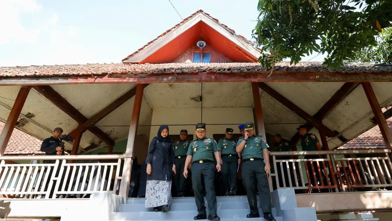 KSAD Dudung Abdurachman kunjungvi Asrama Inggrisan Banyuwangi (Istimewa)