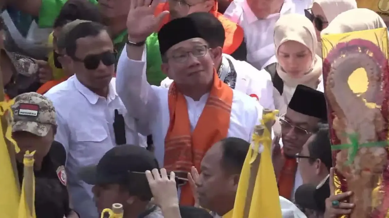 Ridwan Kamil dan Suswono mendaftarkan diri sebagai bakal pasangan cagub dan cawagub ke KPU Provinsi Jakarta, Rabu (28/8/2024).