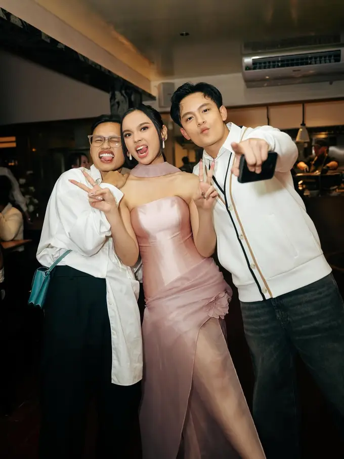 Tampil bak Princess Modern, Lyodra Ginting Rayakan Ultah ke-22 Bareng Randy Martin dan Sahabat