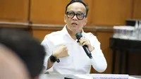 Wakil Menteri Ketenagakerjaan, Immanuel Ebenezer Gerungan saat Focus Group Discussion (FGD) bertajuk 'Strategi Peningkatan Kompetensi dan Produktivitas Sumber Daya Manusia (SDM) Pasca PHK di Bidang Industri Tekstil 'di Jakarta, Senin (17/3/2025). (Foto: Istimewa)