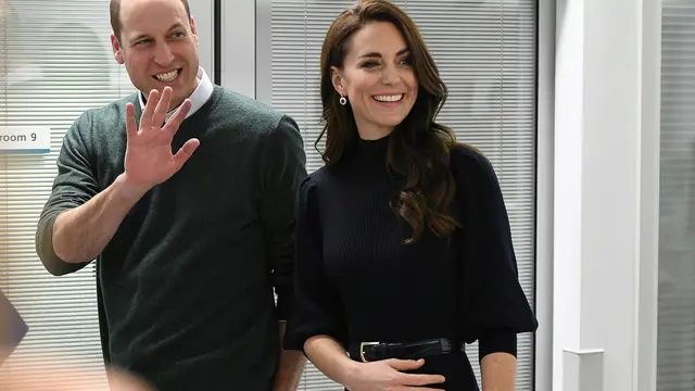 Kate Middleton Copot Cincin Tunangannya Saat Jalani Tugas Kerajaan Bareng Pangeran William