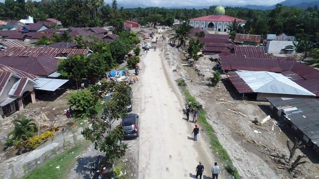 Kementerian PUPR bersama Pemkab Luwu Utara melakukan pendataan rumah masyarakat yang rusak terdampak banjir bandang di wilayah tersebut. (Dok Kementerian PUPR)