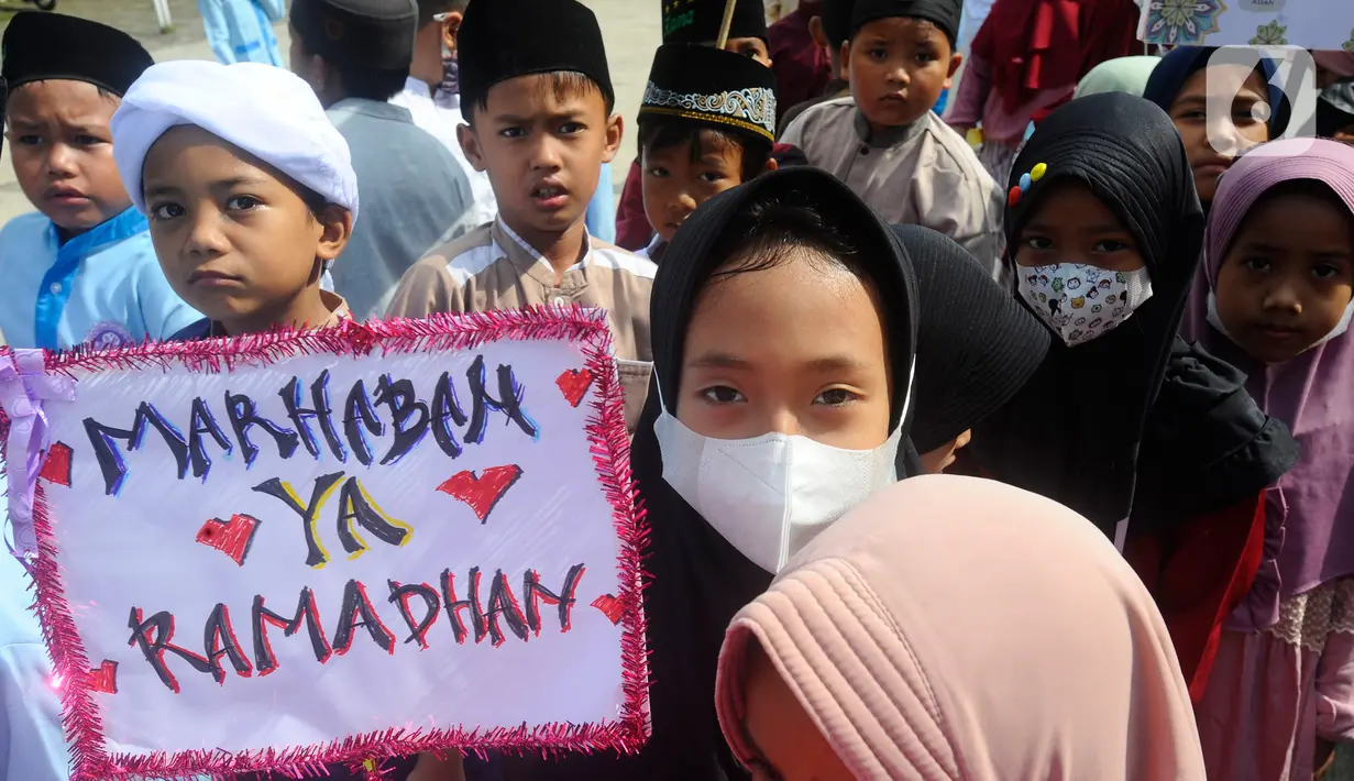Pawai digelar dalam rangka menyemarakkan dan menyambut bulan suci Ramadan 1444 Hijriah. (merdeka.com/ Arie Basuki)