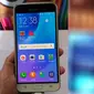 Samsung Galaxy J3, si ponsel dengan penghemat data. (Liputan6.com/ Agustin Setyo Wardani)