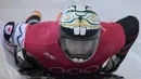 Kevin Boyer dari Kanada berlatih dalam sesi latihan balap kereta salju pada Olimpiade Musim Dingin Pyeongchang 2018 di Olympic Sliding Center di Pyeongchang, Korsel (21/2). Kevin Boyer memakai helm dengan design gigi kelinci. (AFP Photo/Mohd Rasfan)