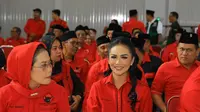 Krisdayanti diusung PDIP sebagai calon Wali Kota Batu, Malang, Jawa Timur. KD akan berlaga di Pilkada 2024. Nama calon Wakil Wali Kota belum diumumkan. (Foto: Dok. Instagram @krisdayantilemos)