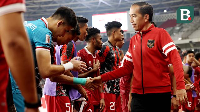 Foto: Antusiasme Presiden Joko Widodo saat Nonton Langsung Timnas Indonesia di Piala AFF 2022