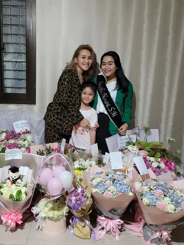 [Fimela] Keluarga Ayu Ting Ting