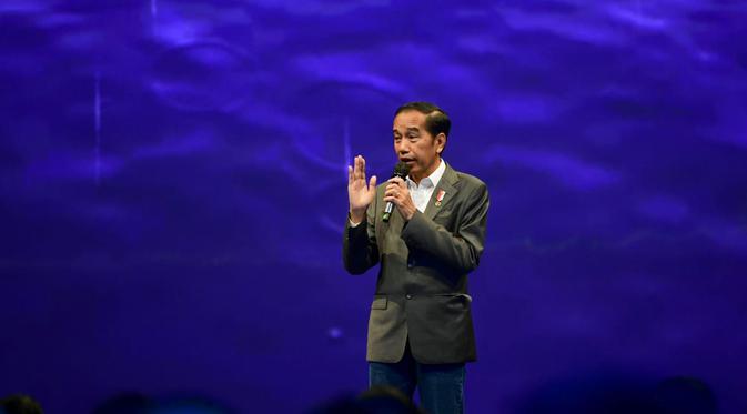 Presiden Joko Widodo (Jokowi) memberikan sambutan di acara bertajuk Ibu Kota Nusantara Sejarah Baru Peradaban Baru, Djakarta Theater, Jakarta, Selasa (18/10/2022) (Muhammad Genantan Saputra/Merdeka.com)