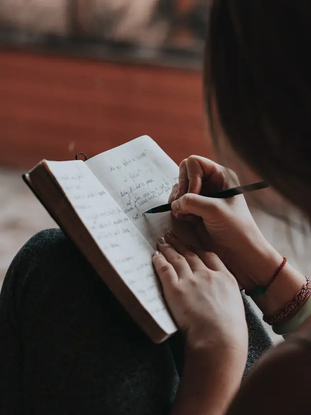 ilustrasi struktur teks deskripsi/unsplash