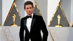 Aktor asal Inggris, Eddie Redmayne, berpose di red carpet Piala Oscar 2016 di Hollywood, California, Minggu (28/2). Eddie masuk dalam nominasi aktor terbaik berkat perannya sebagai seorang transgender di film The Danish Girl. (REUTERS/Lucy Nicholson)