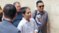 Disjoki Giovanni Surya Saputra alias DJ Panda memenuhi panggilan penyidik Polda Metro Jaya. (Foto: Liputan6.com/Ady Nugrahadi).