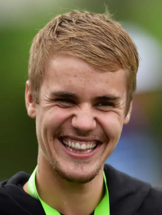 Melansir E! News, Senin (4/9/2017), Justin dikabarkan memberikan sumbangan sebesar US4 25 ribu atau sekitar Rp 333 juta. Selain itu, ia juga menyampaikan rasa prihatinnya kepada para korban melalui akun media sosialnya. (AFP/Stuart Franklin)