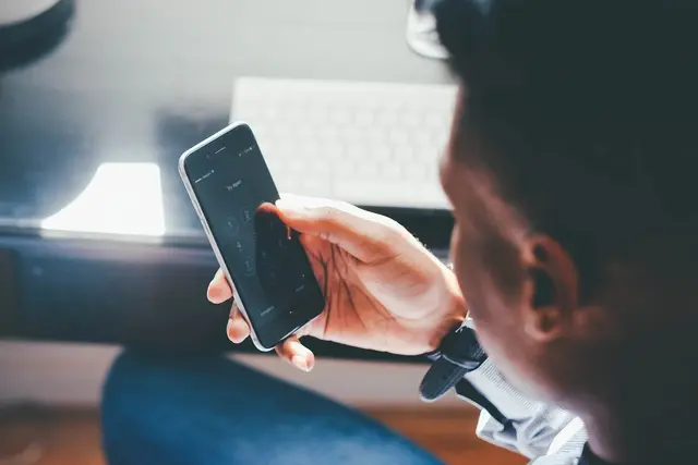 3. Sering menghapus unggahan setelah mendapat perhatian
