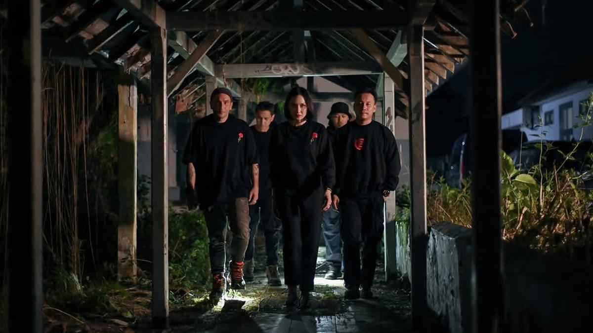 6 Potret Kenangan Terakhir Gary Iskak Syuting 'Diary Misteri Sara' dan Film Horor