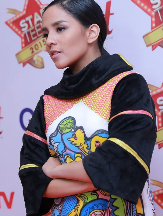 Untuk mendalami karakter tersebut, pelantun Indonesia Negeri Kita Bersama ini hanya mengandalkan masukan orang di sekitarnya. (Galih W. Satria/Bintang.com)