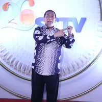 Saat terjadi aksi demo yang digelar pada 4 November lalu, Ahmad Dhani diduga menghina Presiden Joko Widodo saat melakukan orasi. Lantas apa komentar artis senior yang kini menjadi Wakil Gubernur Jawa Barat. (Nurwahyunan/Bintang.com)