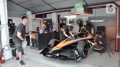 Tim mekanik dan sistem komputerisasi menjadi salah satu faktor penting dalam balapan Formula E untuk mecegah terjadinya kerusakan mesin saat pertandingan. (merdeka.com/Iqbal S. Nugroho)