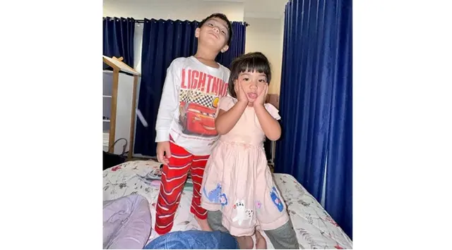 6 Potret kebersamaan dua putri Haldy Sabri dan anak Irish Bella, akrabnya bak saudara kandung