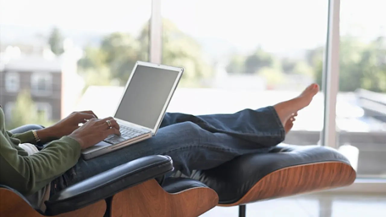 Kiat Mengatur Jam Kerja Ala Freelancer