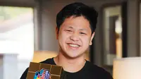 Max Park, Juara Rubik Cepat dan Seorang dengan Gangguan Spektrum Autisme. (Instagram/@maxfast23)