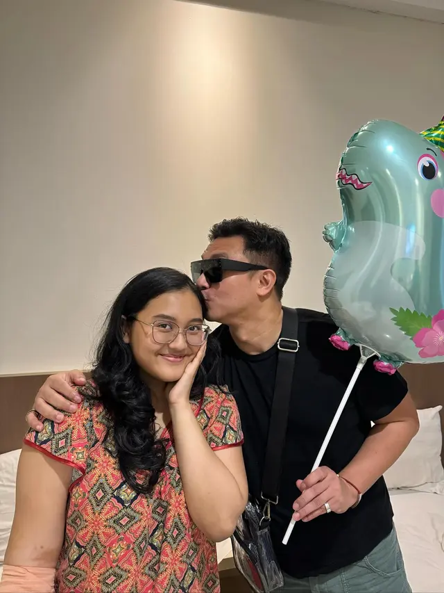 Putri Sulung Pemain Perkusi Kahitna Alami Kecelakaan Hingga Tangan Harus Diamputasi, Ketegarannya Bikin Warganet Kagum. (instagram.com/marioginan7ar)