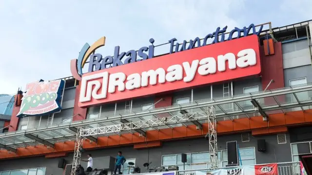 PT Ramayana Lestari Sentosa Tbk menambah tiga gerai baru di bulan Desember. 