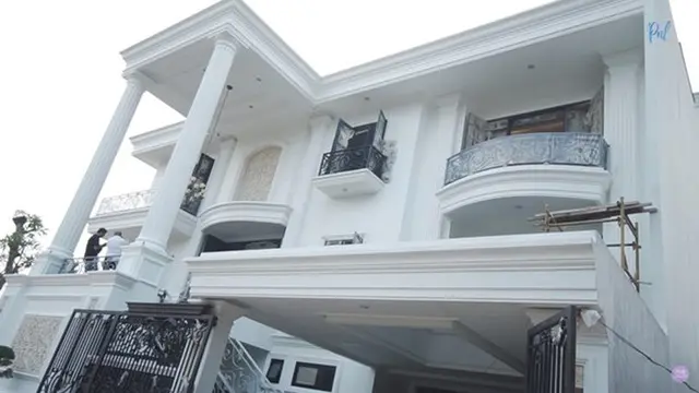 5 Fakta Rumah Baru Prilly Latuconsina, Ada Lemari 100 Pintu dan Lampu Kristal di Kamar Mandi