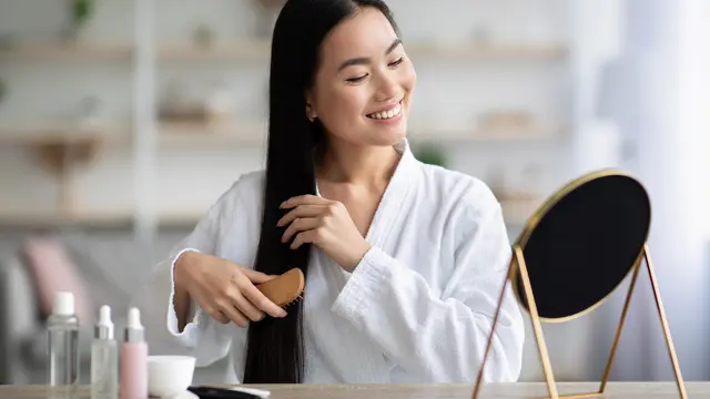 7 Alasan Kenapa Rambut Rontok Saat Diet dan Cara Mudah untuk Mengatasinya