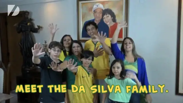 Aneh, para anggota keluarga di desa di Brasil ini memiliki enam jari di tangan-tangan mereka.