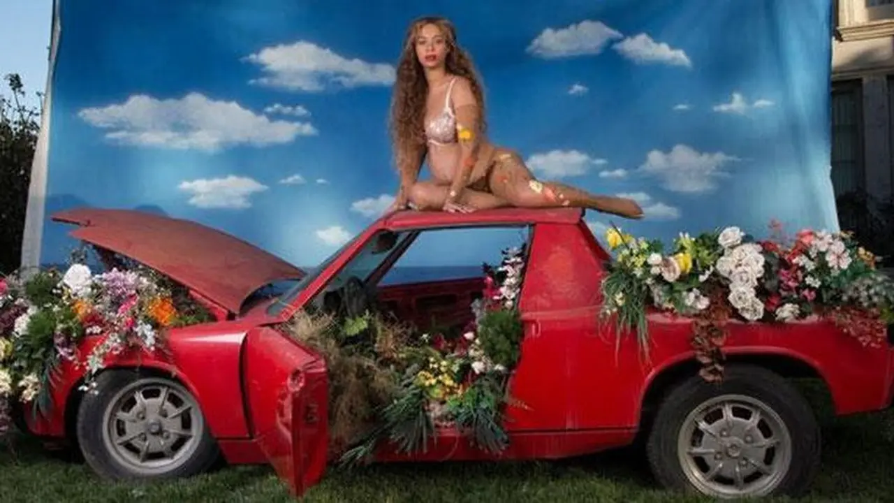 Beyonce pamer foto hamil