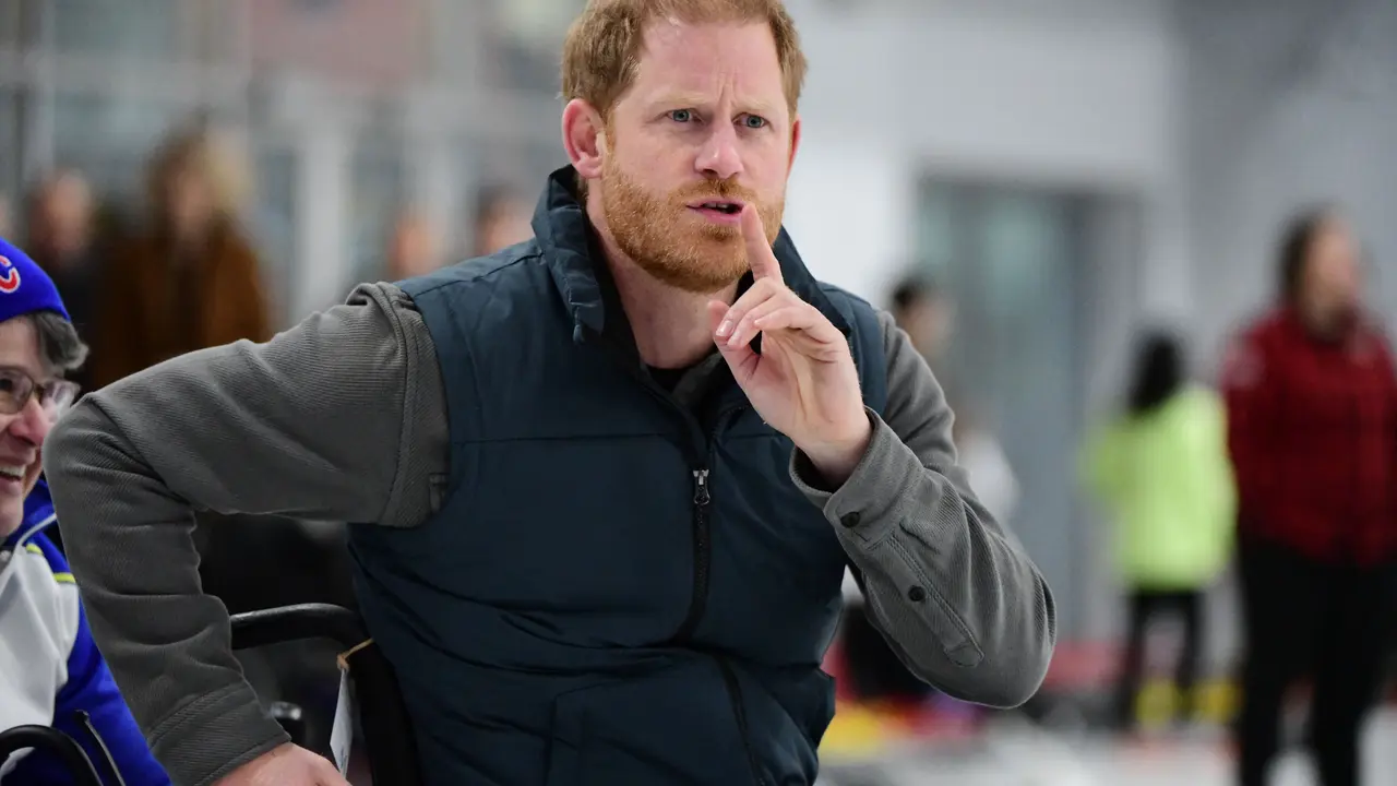 Pangeran Harry, Duke of Sussex dari Inggris, menghadiri kamp pelatihan musim dingin "Invictus Games Vancouver Whistler 2025's One Year to Go" di Whistler, British Columbia, Kanada, 16 Februari 2024.
