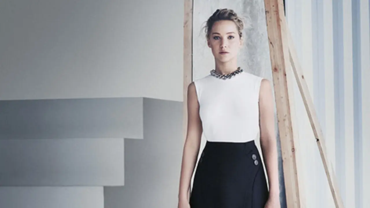 Jennifer Lawrence Tak Peduli Lagi dengan Chris Martin