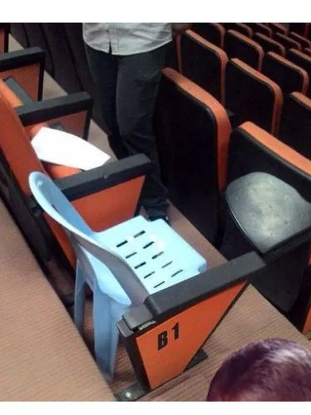 6 Kelakuan Orang saat di Bioskop Ini Banyak Tingkah, Curi Perhatian
